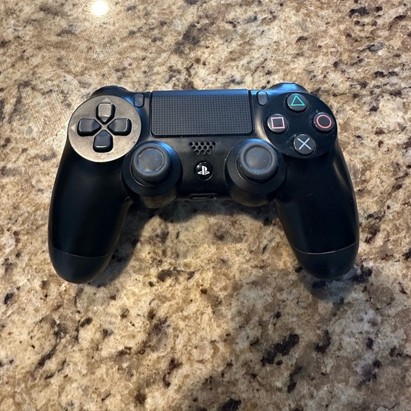 Sony PS4 DualShock 4 controller. Black. Used good condition. - Picture 1 of 3